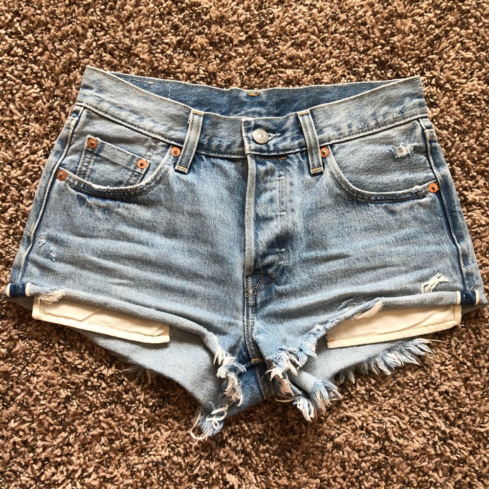 Levi’s 501 denim shorts in blue explorer